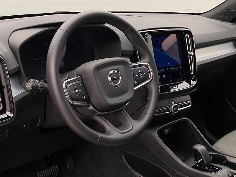 Volvo XC40 B3 CORE AUT CZ 1.maj. - fotka 19 z 51