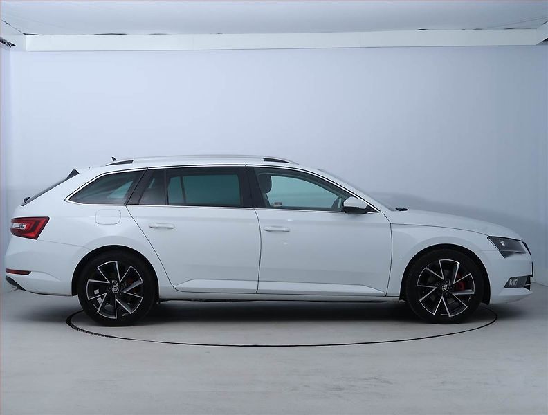 Škoda Superb (2017) Style 2.0 TDI, Automat - fotka 6 z 22