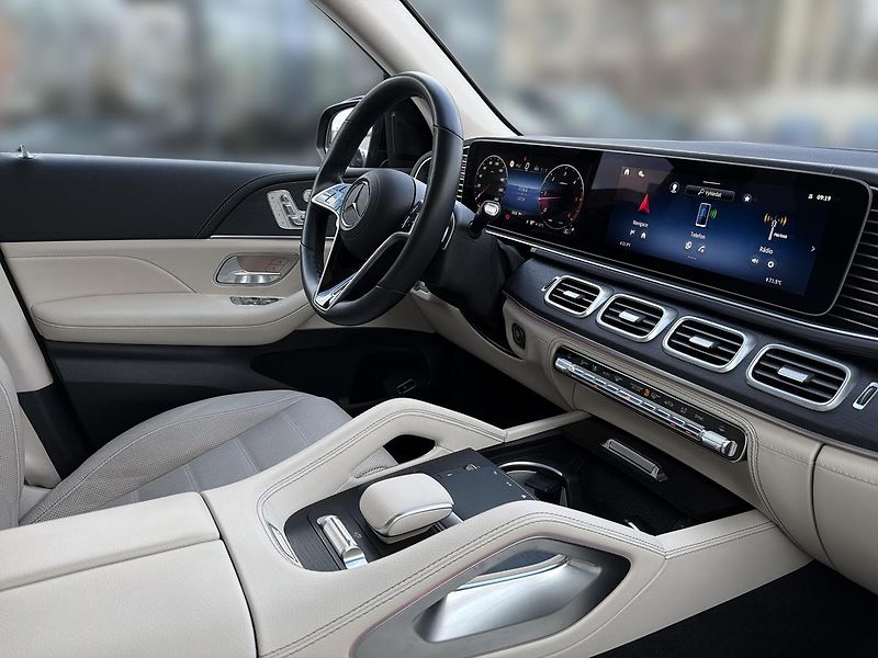 Mercedes-Benz GLE 450 d 4MATIC - fotka 12 z 17