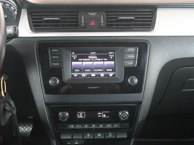 Škoda Rapid (2015) Spaceback 1.4 TSI, Automat - fotka 12 z 15