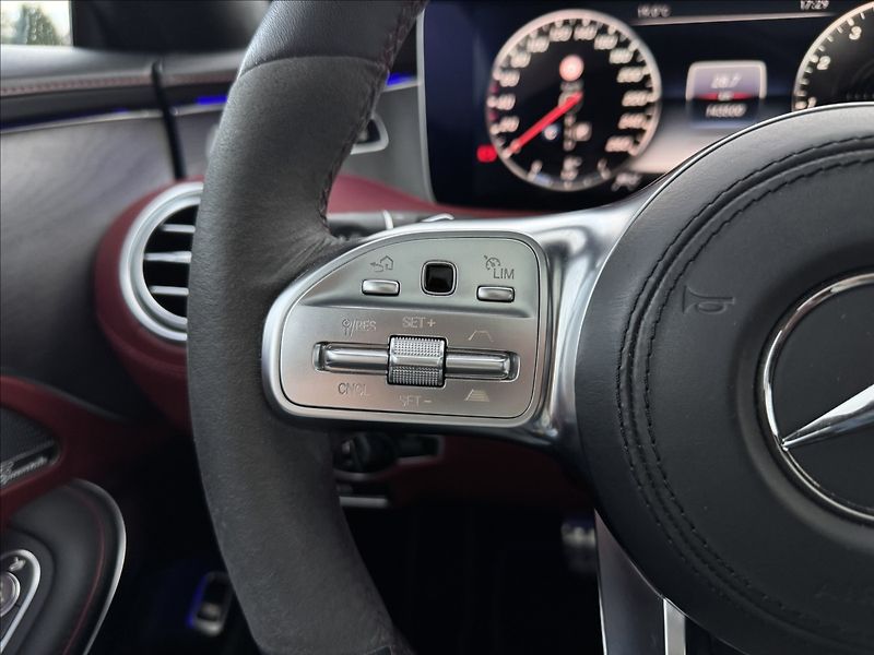 Mercedes-Benz Třídy S 560 4Matic AMG - fotka 14 z 37