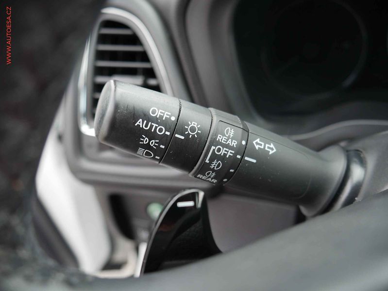 Honda HR-V (2017) 1.5i-VTEC CVT, 2.maj,ČR - fotka 15 z 20