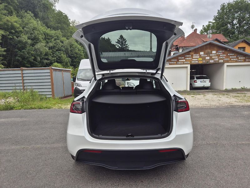 Tesla Model Y LONG RANGE DUAL MOTOR TZ 91 % - fotka 14 z 50