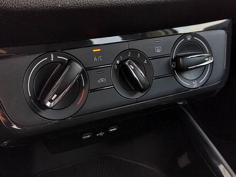Škoda Fabia (2023) Active 1,0 Mpi 59 Kw - fotka 19 z 32