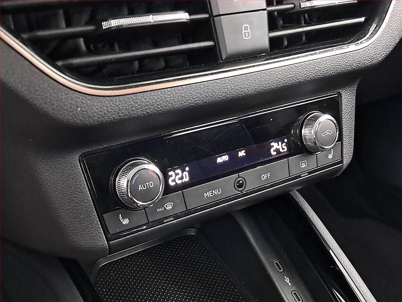 Škoda Kamiq (2020) 1.5 TSI, Automat, Tempomat - fotka 16 z 20