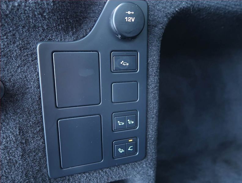 Land Rover Discovery (2018) 3.0 Td6 - fotka 21 z 26