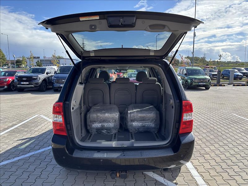 Kia Carnival 2,9 CRDi 136kW 7 Míst - fotka 10 z 43