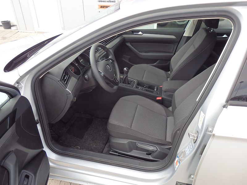 Volkswagen Passat 2.0 TDI 110 kW NAVI, 1.MAJITEL - fotka 6 z 21