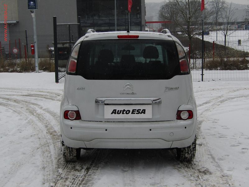 Citroën C3 Picasso (2015) 1.2i, Exclusive, navi, panor - fotka 5 z 17