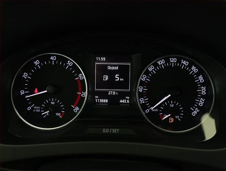 Škoda Rapid (2015) Spaceback 1.2 TSI, Tempomat - fotka 9 z 17