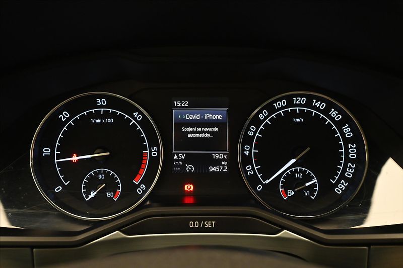 Škoda Superb 1,6 TDI 88 kW NAVI Ambition Zá - fotka 16 z 29