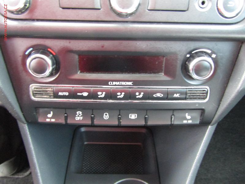 Škoda Rapid (2013) 1.6 TDi, Sport, navi - fotka 14 z 20
