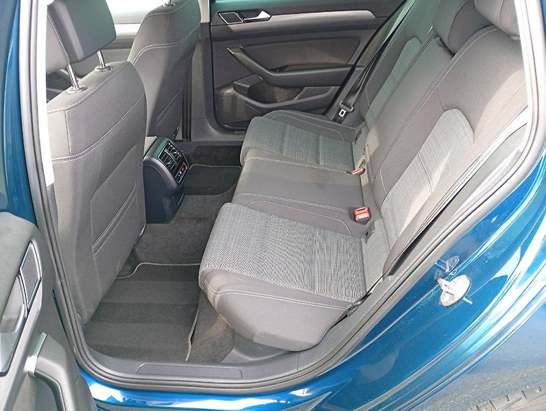 Volkswagen Passat (2022) 1.5TSI DSG 110kW záruka - fotka 7 z 30