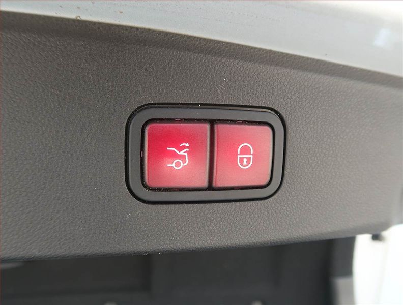 Mercedes-Benz Třídy E (2012) E 350 CDI 4MATIC, 4X4 - fotka 17 z 23