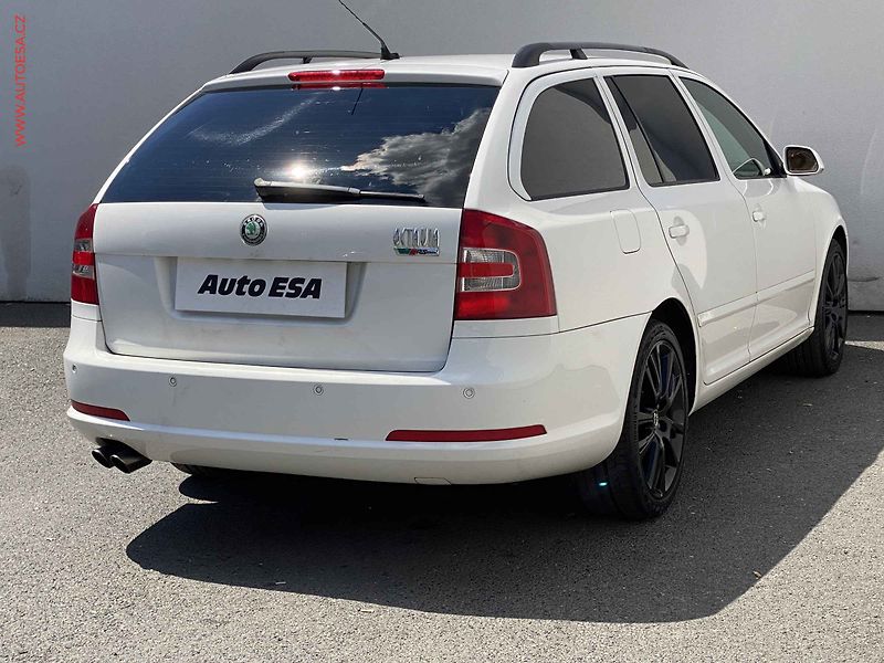 Škoda Octavia (2008) 2.0 TFSi, RS, šíbr - fotka 4 z 15