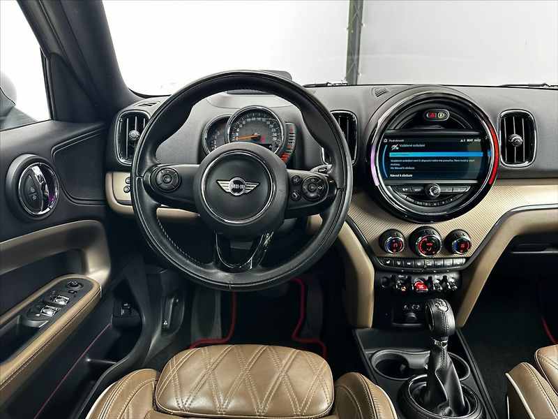 Mini Countryman 2,0 SD 140kW- automat- CZ - fotka 18 z 47