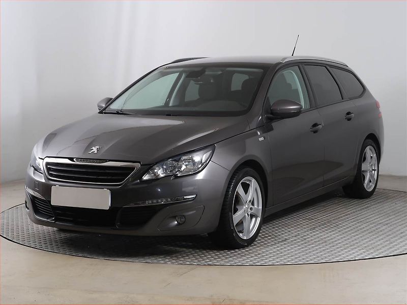 Peugeot 308 (2017) 1.2 PureTech, Navi, Tempomat - fotka 2 z 15