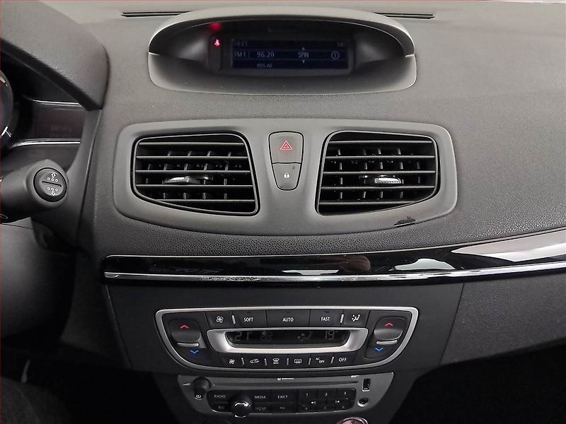 Renault Fluence (2013) 1.6 16V, Tempomat - fotka 12 z 14
