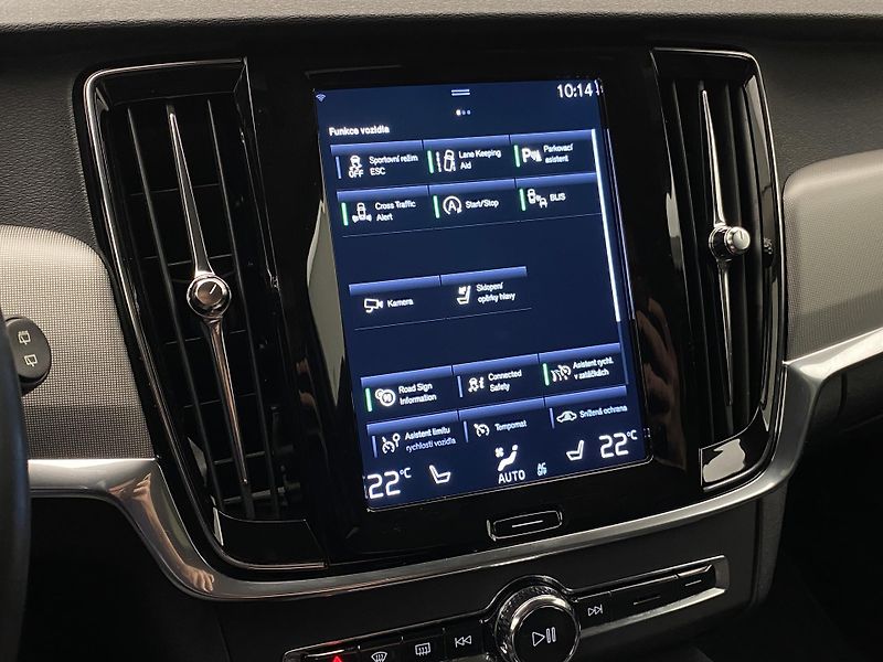 Volvo V90 B4 MOMENTUM AUT - fotka 38 z 46