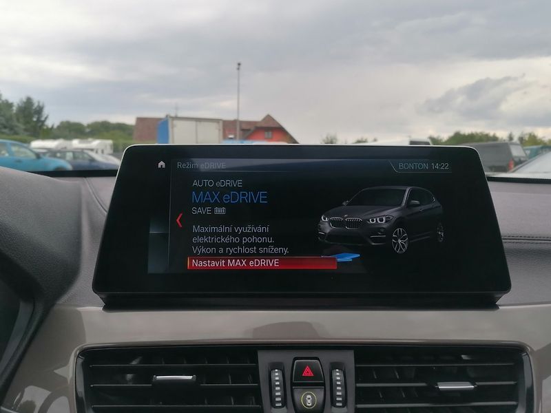 BMW X1 (2022) xDrive25eA Plug-in Hybrid - fotka 17 z 41