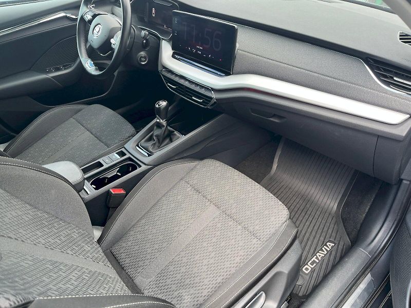 Škoda Octavia (2023) 1.5 TSI 110kW Style - fotka 26 z 28