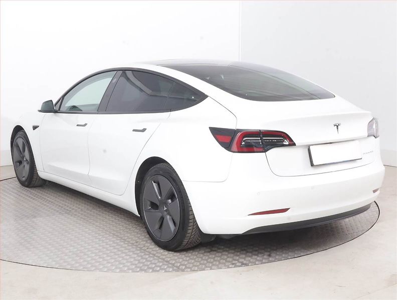 Tesla Model 3 (2021) Long Range 4WD 79kWh, SoH 85% - fotka 4 z 23