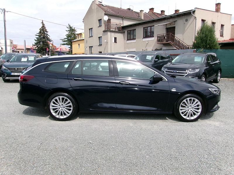 Opel Insignia ST 2.0 Turbo 191kW 4x4 automat - fotka 5 z 43