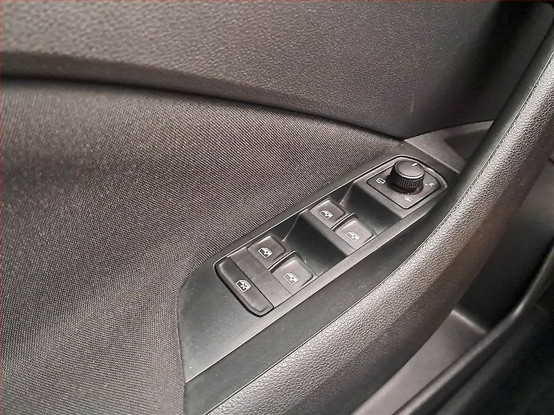 Škoda Scala (2022) Monte Carlo 1.0 TSI - fotka 16 z 17