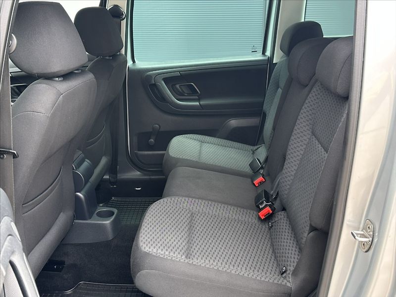 Škoda Roomster 1,2 HTP 69PS  Style - fotka 13 z 45