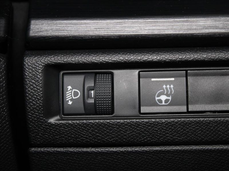 Citroën C5 X 1,6 PT 133kW Shine Záruka ČR - fotka 19 z 25