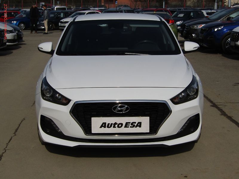Hyundai i30 (2019) 1.6 CRDi Fastback, ČR - fotka 2 z 17