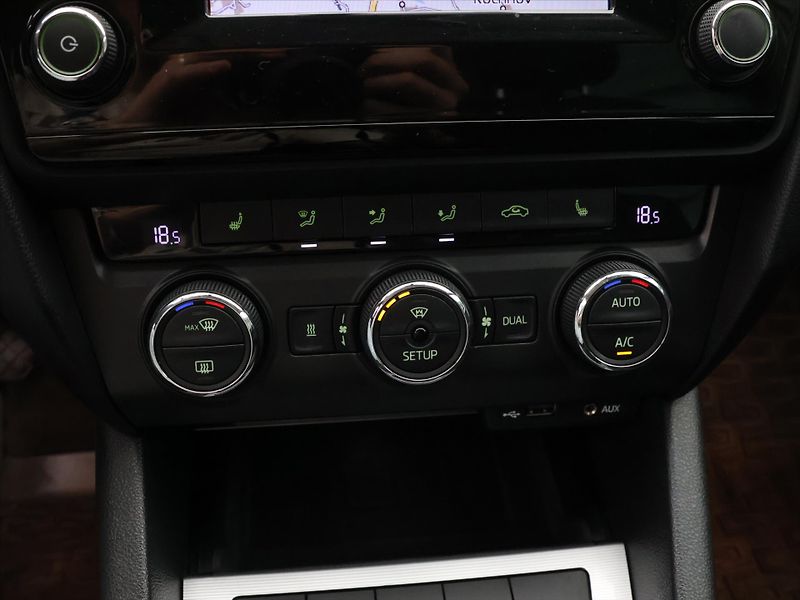 Škoda Octavia 1,6 TDI 77kW Elegance Tažné CZ - fotka 18 z 26