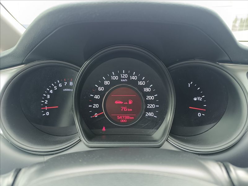 Kia Ceed 1,4 CVVT - fotka 13 z 17