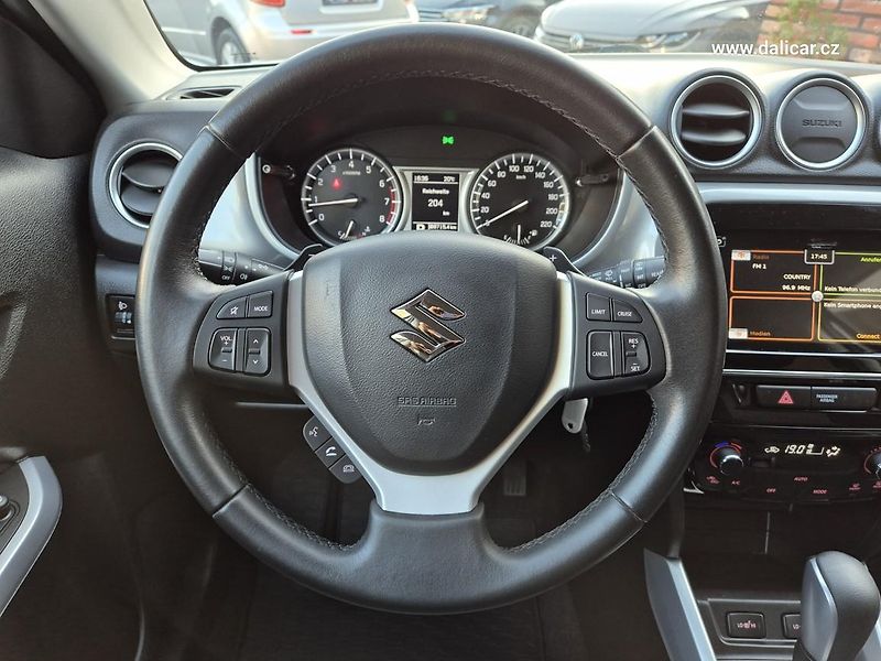 Suzuki Vitara (2016) 1.6VVT 88KW Automat COMFORT - fotka 24 z 52
