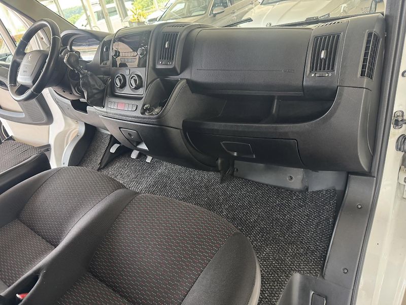 Peugeot Boxer 2,0HDI*Klima*Tempomat - fotka 11 z 29
