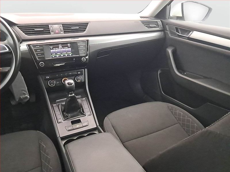 Škoda Superb (2015) 1.6 TDI, Tempomat - fotka 7 z 15