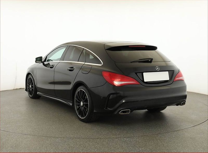Mercedes-Benz CLA (2016) AMG Paket 220 CDI, Automat - fotka 4 z 19