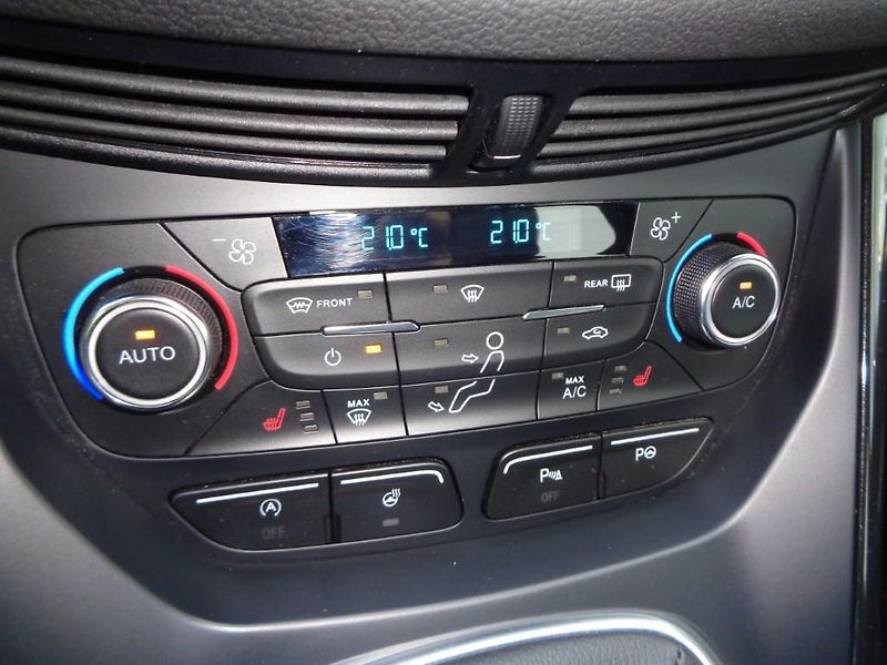 Ford Kuga 1.5 EcoBoost  ST Line  110 kW - fotka 15 z 28