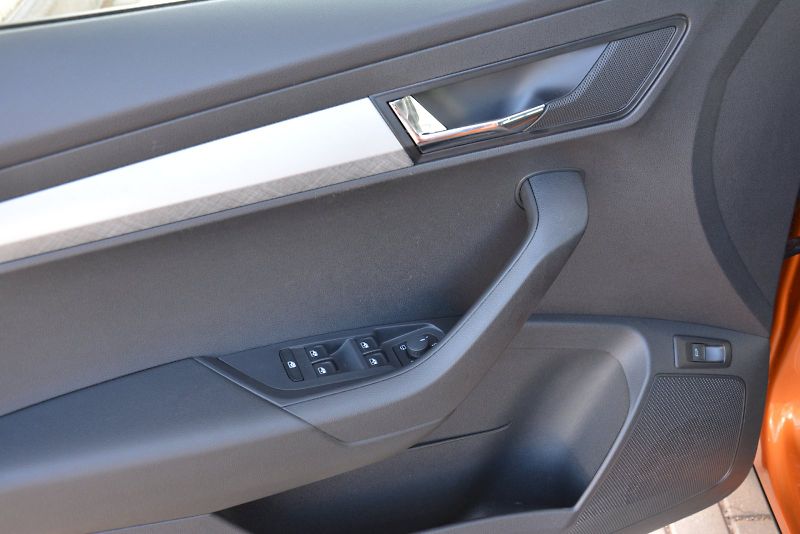 Škoda Karoq (2024) 1.5 TSI 110 kW Ambition PLUS - fotka 13 z 21