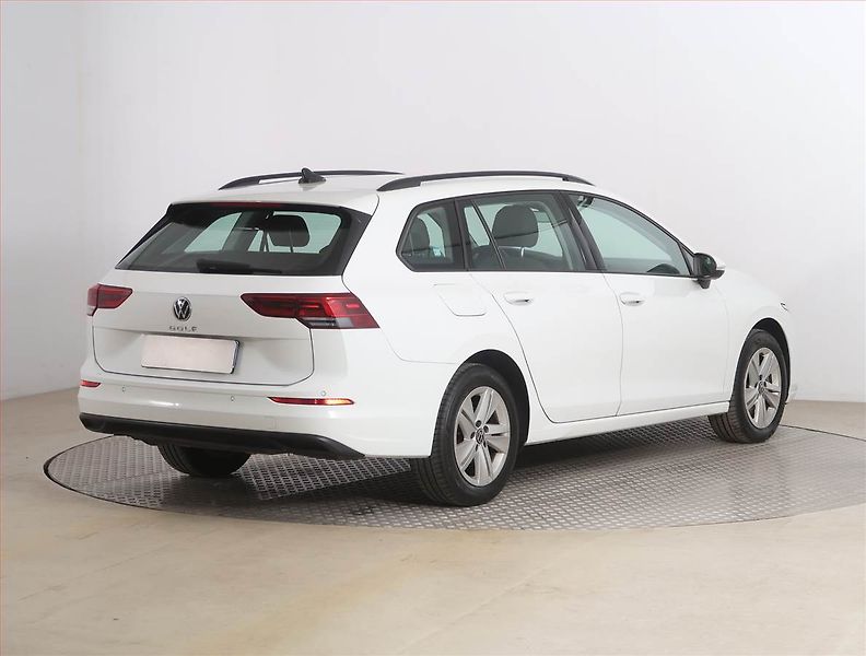 Volkswagen Golf (2021) Life 2.0 TDI, Serv.kniha - fotka 5 z 18