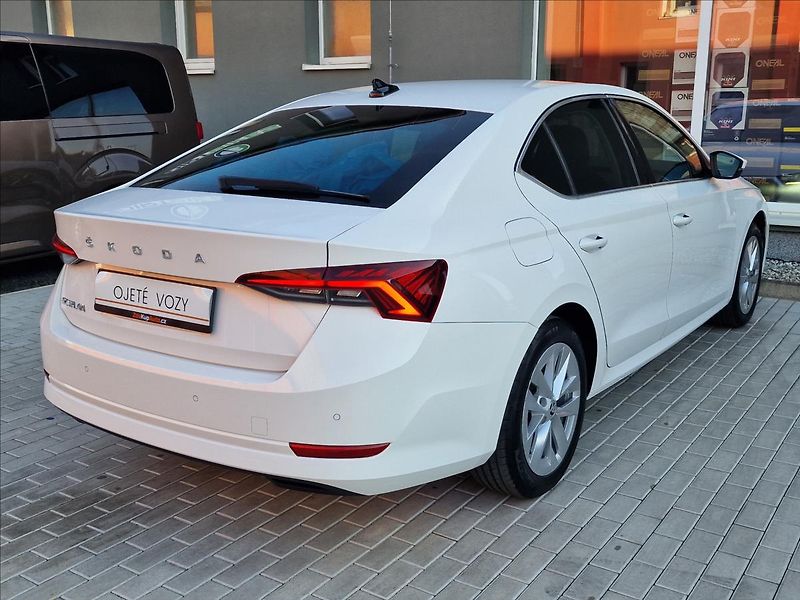 Škoda Octavia 2.0 TDI Style,původ ČR,1.Maj. - fotka 10 z 49