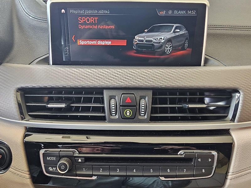 BMW X2 xDrive20i - fotka 22 z 24