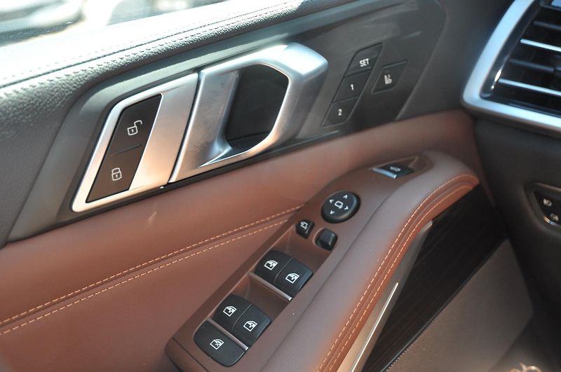 BMW X5 xDrive 40d 250kW - fotka 30 z 36