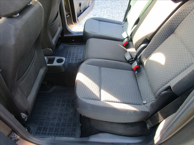 Škoda Roomster 1.4i 16V Ambition, Klima, 2. m - fotka 25 z 36