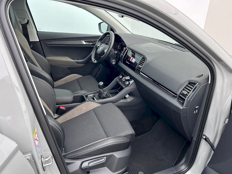 Škoda Karoq (2022) 1.5 TSI Style Extra COLUMBUS,M - fotka 29 z 35