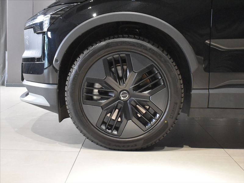 Volvo EX30 0,0 CROSS COUNTRY ULTRA TWIN - fotka 8 z 24