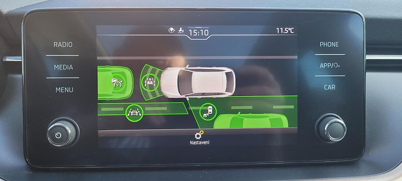 Škoda Scala (2019) 1,5TSi 110kW benzín DSG Style  - fotka 26 z 54