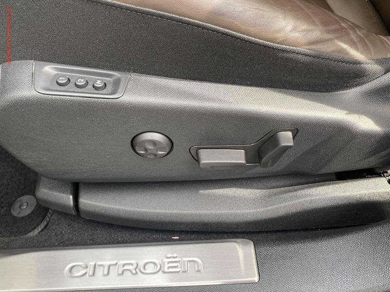 Citroën C5 Aircross (2019) 1.6 PT, Shine, AT, LED, panor - fotka 14 z 19