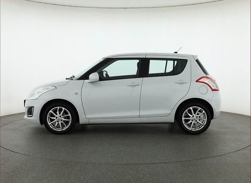 Suzuki Swift (2017) 1.2, Serv.kniha, Tempomat - fotka 3 z 14