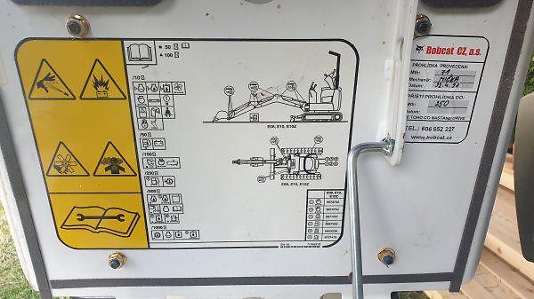 Bobcat (2020) E10Z 1.1t/71-110cm +vrták Bagr - fotka 14 z 15